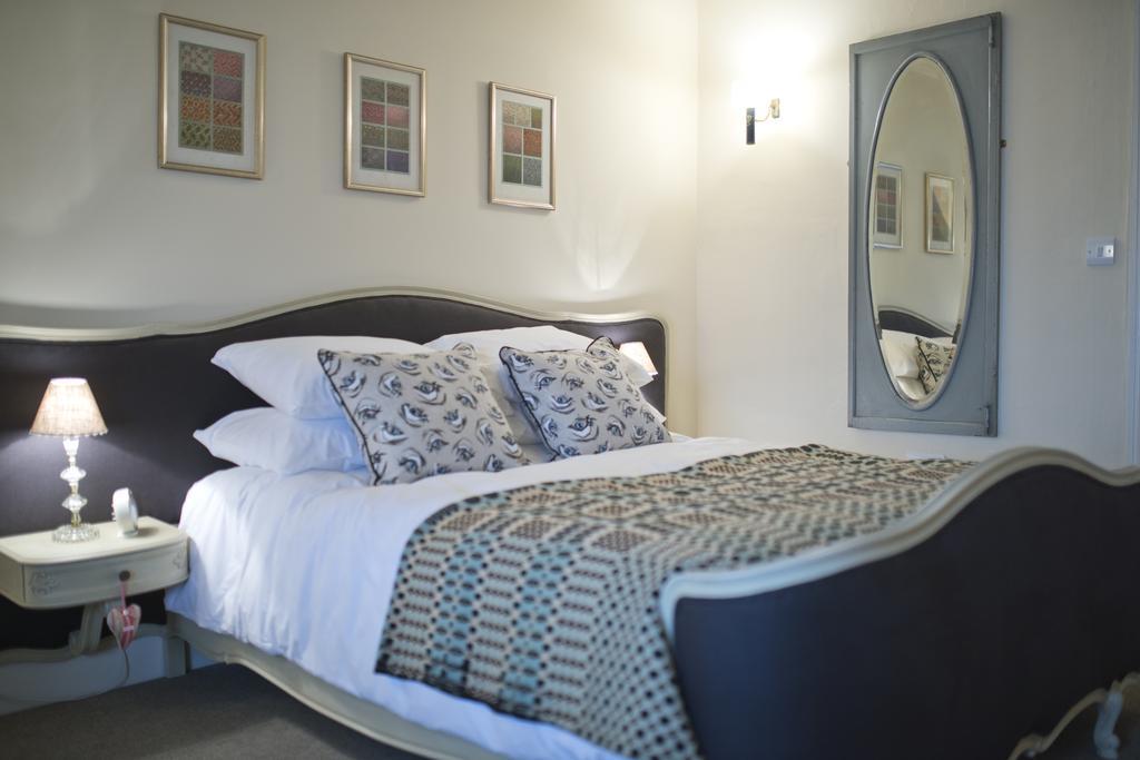 The White Hart Hotel Somerton  Room photo